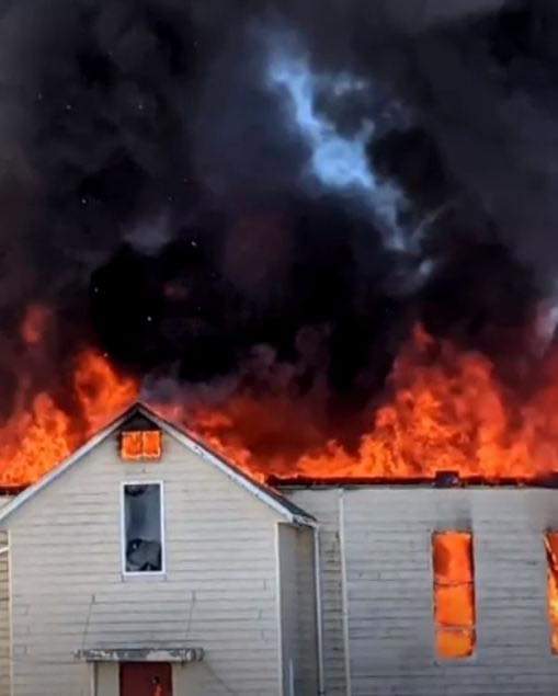 Canadá: indignación deja un saldo de cinco iglesias quemadas - ComunicAr  Noticias Latam